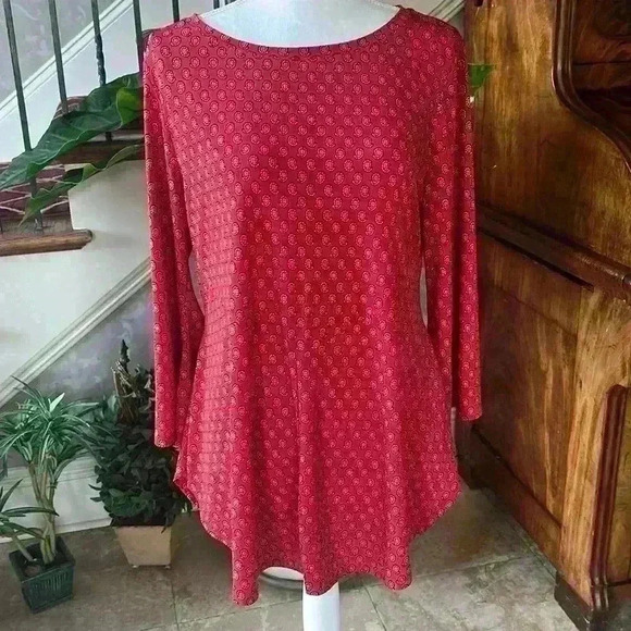 Chause New York ladies red paisly size Large Excellent condition. Wrinkle free - Picture 7 of 9